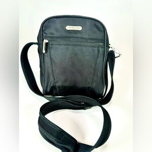 Travelon Black Anti-Theft
Small tour Crossbody bag